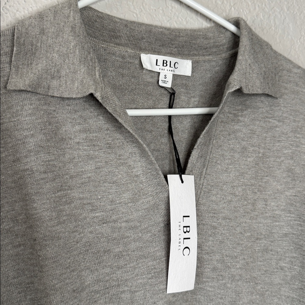 LBLC the Label Callie V-Neck Sweater Size Small Dove Grey Viscose Knit Pullover - Picture 3 of 7